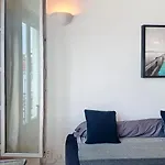 One Bedroom Apartment Steps Away From La Croisette And Palais