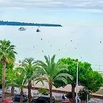 One Bedroom Apartment Steps Away From La Croisette And Palais