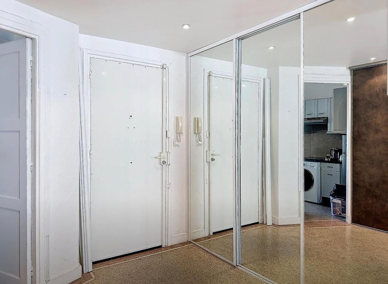 One Bedroom Steps Away From La Croisette And Palais *