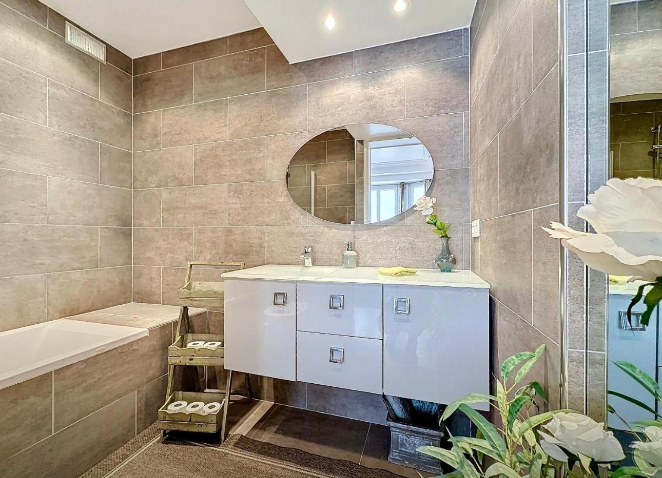 One Bedroom Steps Away From La Croisette And Palais